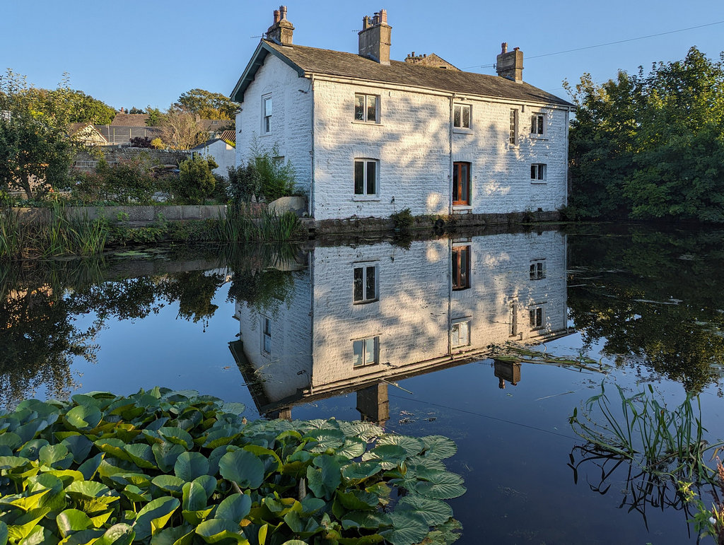 Lancaster Canal - "The Warehouse" at Hest Bank